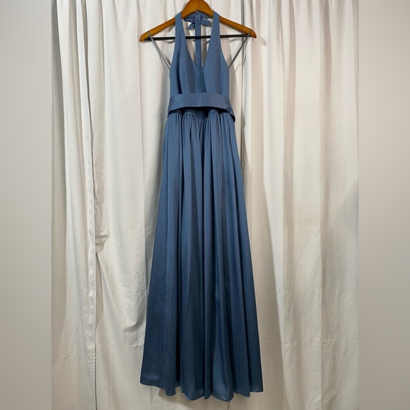 Vera Wang White V-Neck Steel Blue Halter Gown with Sash Size 0 - Picture 7 of 13